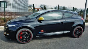 Renault Megane Red Bull Racing RB7 320ch vue laterale