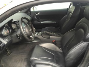  AUDI R8 4.2 V8 QUATTRO interieur